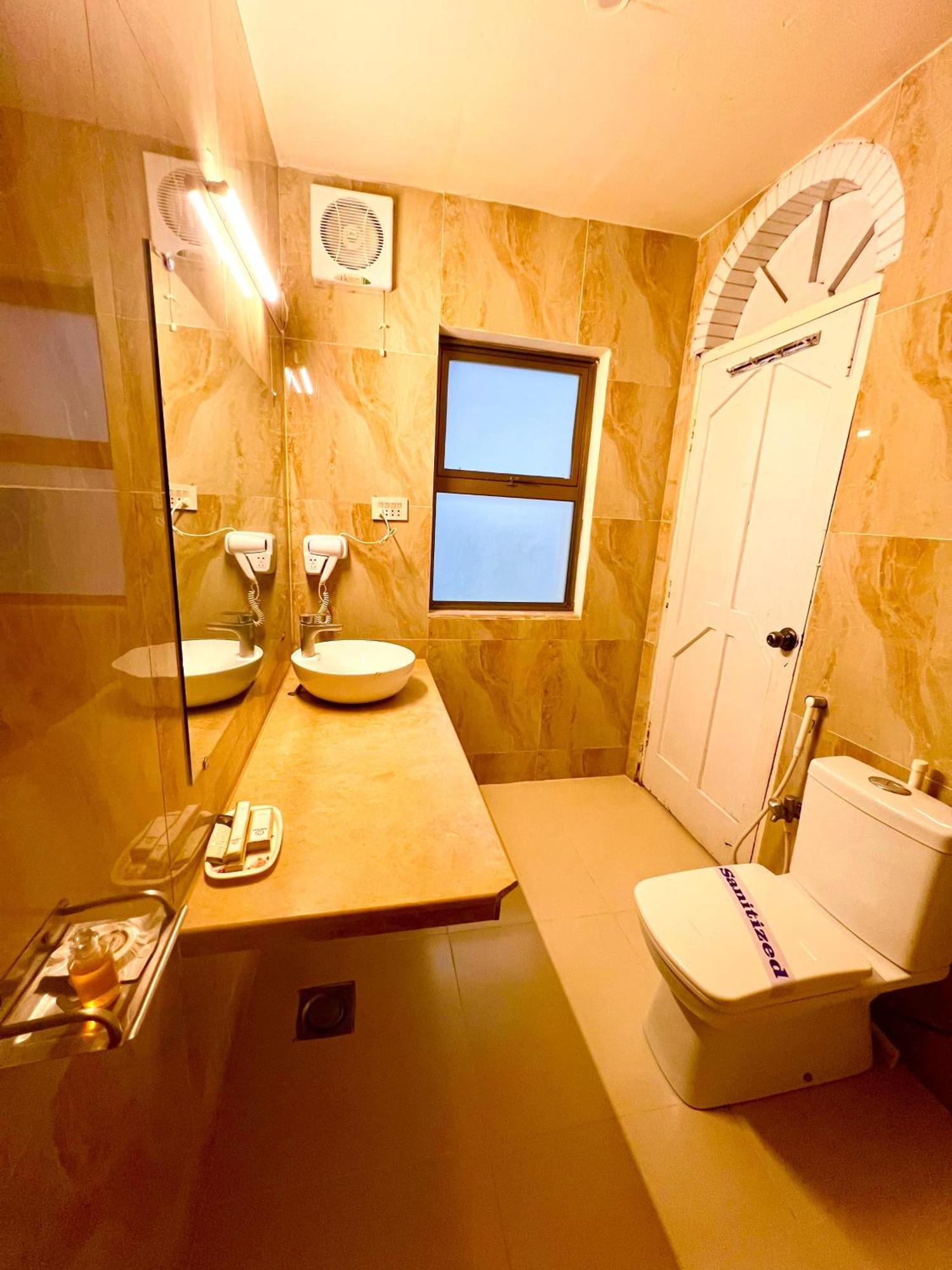 Shelton Guest House 이슬라마바드 외부 사진